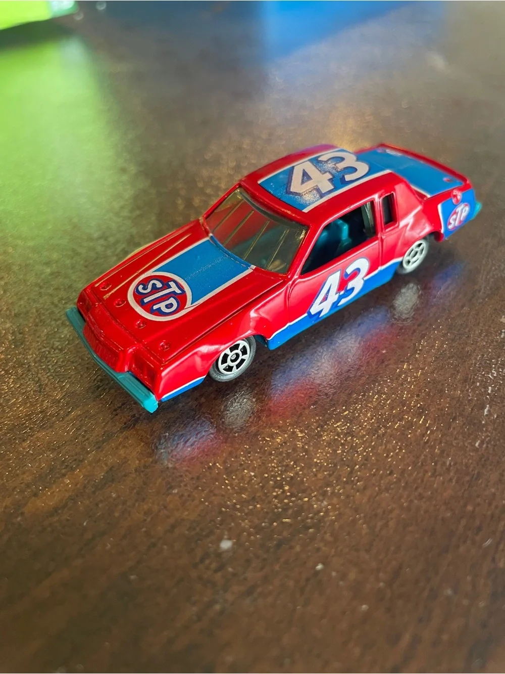 1'64 ERTL STP BUICK 1983 BUICK REGAL #43 RICHARD PETTY NASCAR RACE CAR